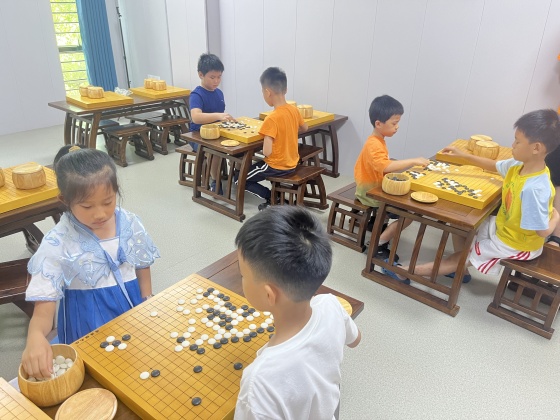 周日基礎(chǔ)班日常對(duì)弈，只聞落子聲_副本.jpg