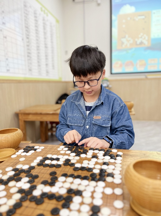 對弈個人照5_副本.jpg 對弈個人照5_副本.jpg